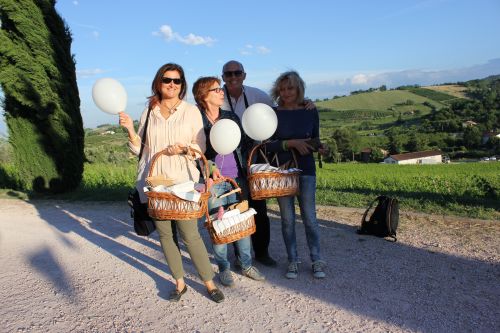 Scamporella il picnic trendy tra gli ulivi